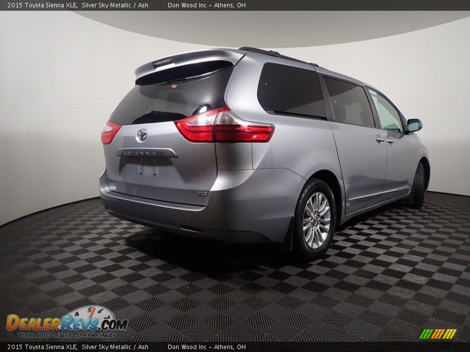 2015 Toyota Sienna XLE Silver Sky Metallic / Ash Photo #17