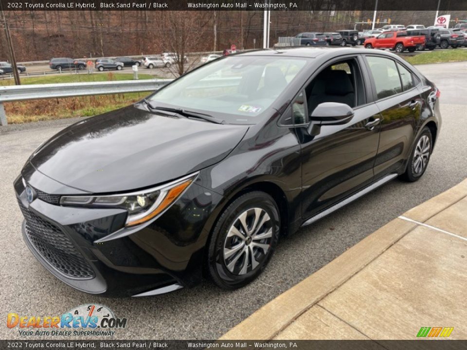 Front 3/4 View of 2022 Toyota Corolla LE Hybrid Photo #7