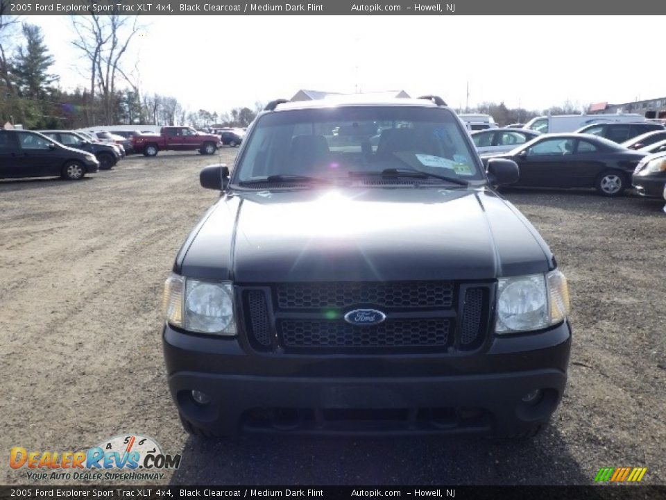 2005 Ford Explorer Sport Trac XLT 4x4 Black Clearcoat / Medium Dark Flint Photo #2