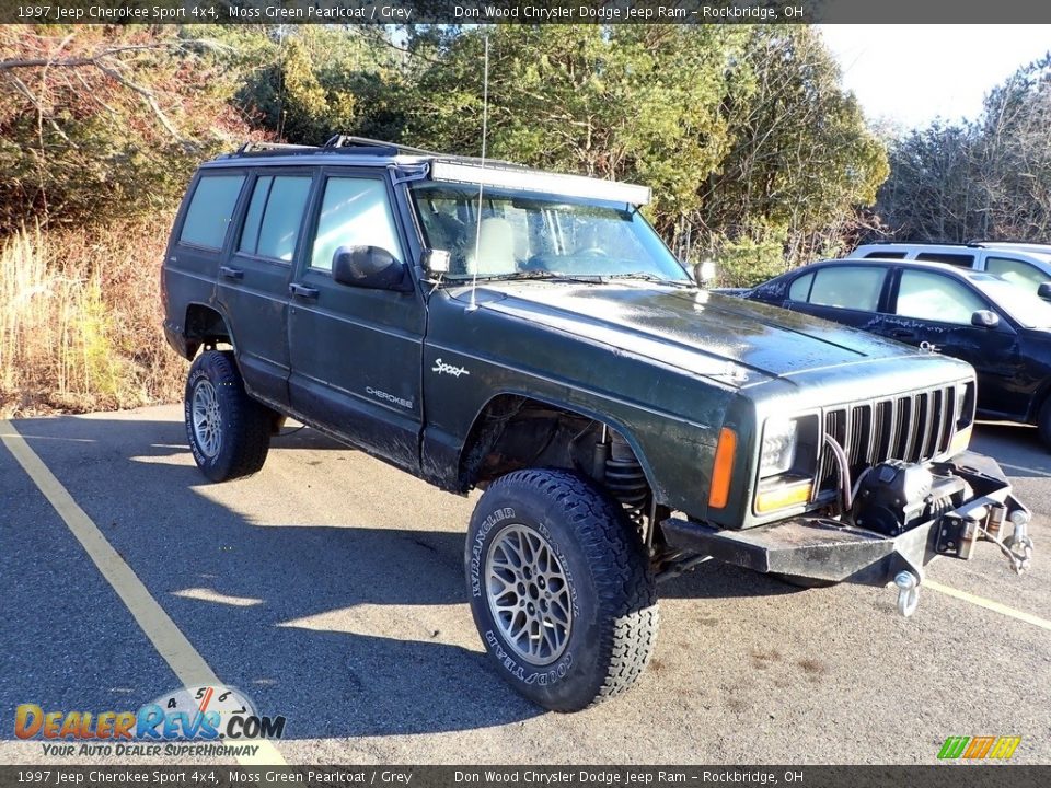 1997 Jeep Cherokee Sport 4x4 Moss Green Pearlcoat / Grey Photo #2