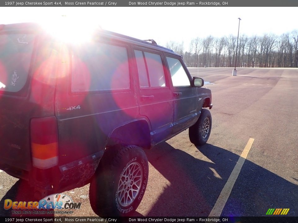 1997 Jeep Cherokee Sport 4x4 Moss Green Pearlcoat / Grey Photo #4