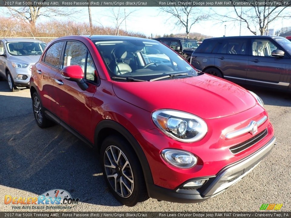 2017 Fiat 500X Trekking AWD Rosso Passione (Red) / Nero/Grigio (Black/Gray) Photo #2