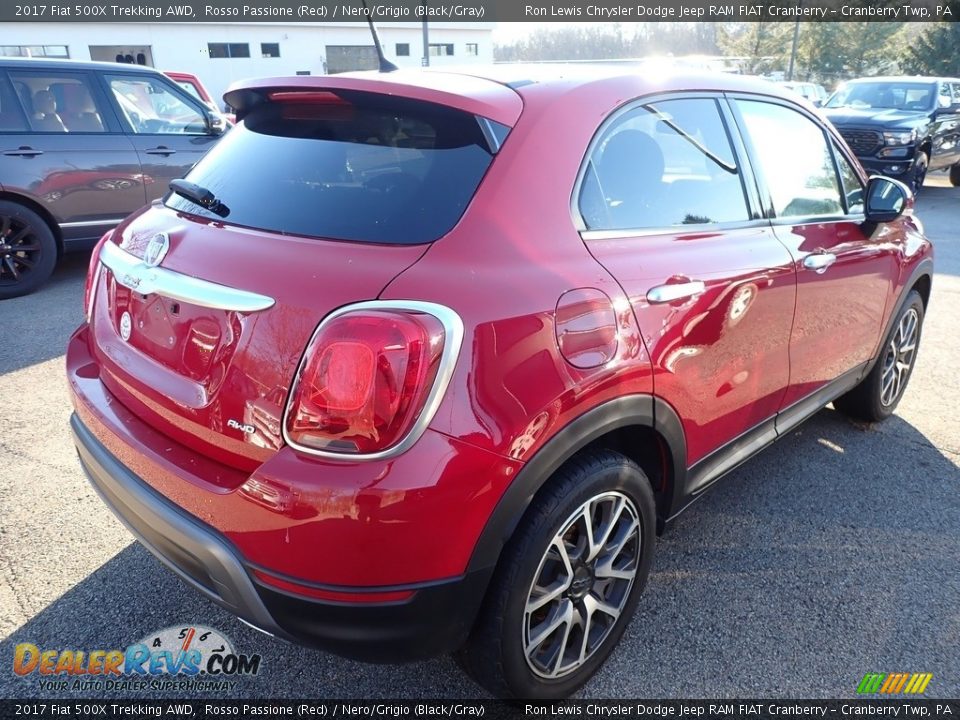 2017 Fiat 500X Trekking AWD Rosso Passione (Red) / Nero/Grigio (Black/Gray) Photo #4