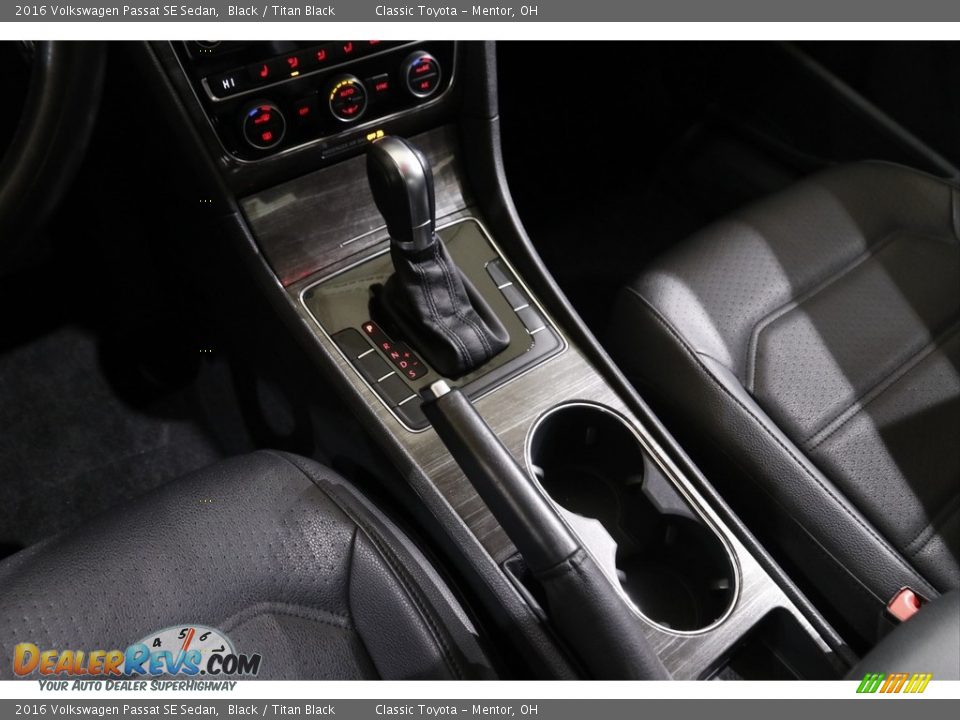 2016 Volkswagen Passat SE Sedan Shifter Photo #12