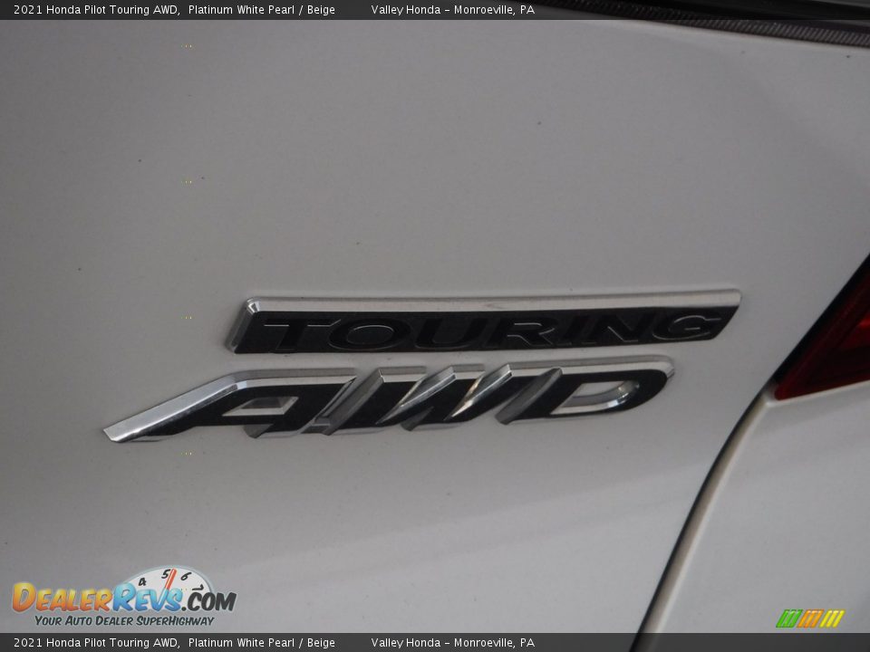 2021 Honda Pilot Touring AWD Platinum White Pearl / Beige Photo #8