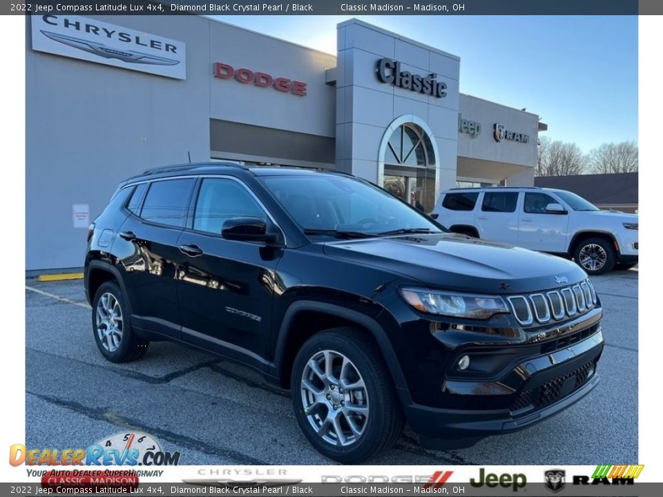 2022 Jeep Compass Latitude Lux 4x4 Diamond Black Crystal Pearl / Black Photo #1