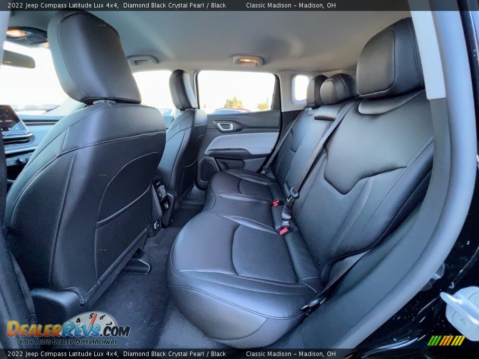 2022 Jeep Compass Latitude Lux 4x4 Diamond Black Crystal Pearl / Black Photo #3