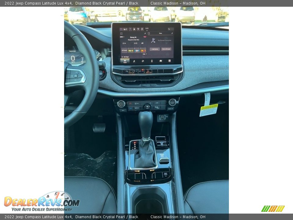 2022 Jeep Compass Latitude Lux 4x4 Diamond Black Crystal Pearl / Black Photo #6