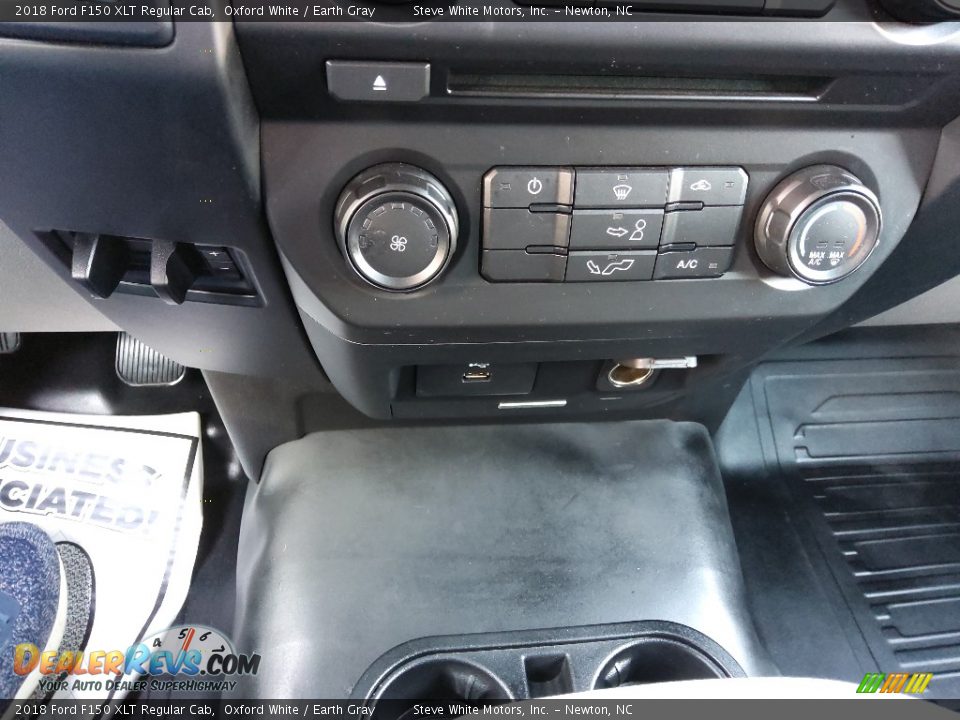 Controls of 2018 Ford F150 XLT Regular Cab Photo #21