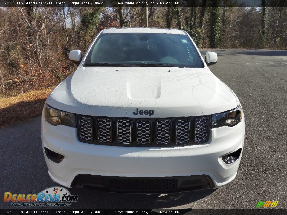 2021 Jeep Grand Cherokee Laredo Bright White / Black Photo #3