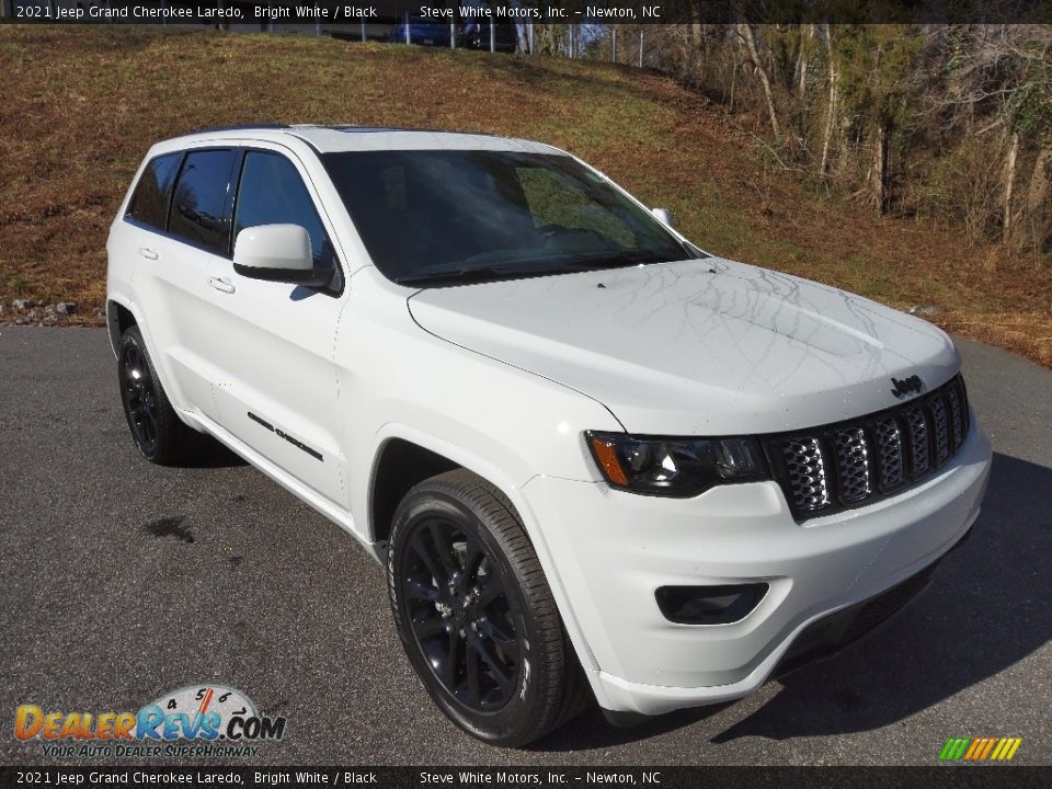 2021 Jeep Grand Cherokee Laredo Bright White / Black Photo #4