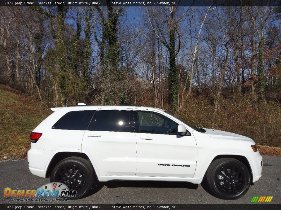 2021 Jeep Grand Cherokee Laredo Bright White / Black Photo #5