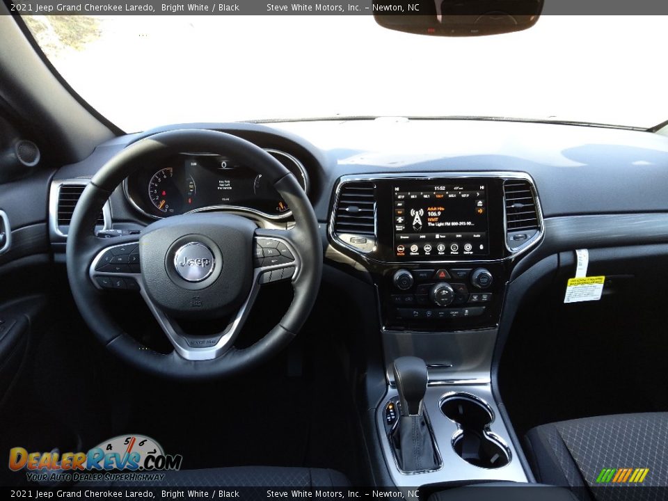 2021 Jeep Grand Cherokee Laredo Bright White / Black Photo #18