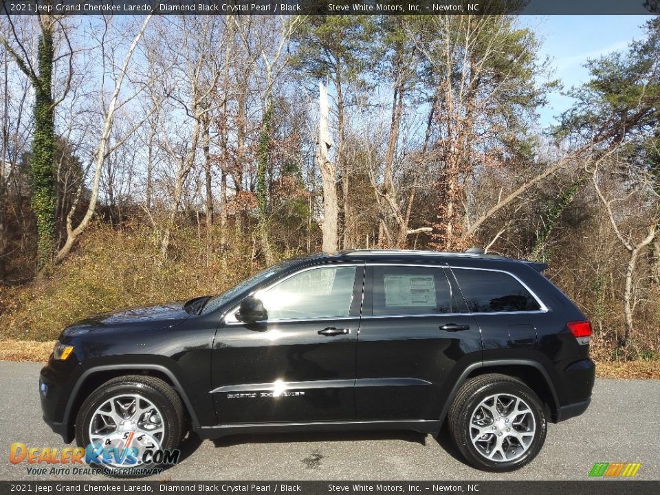 Diamond Black Crystal Pearl 2021 Jeep Grand Cherokee Laredo Photo #1