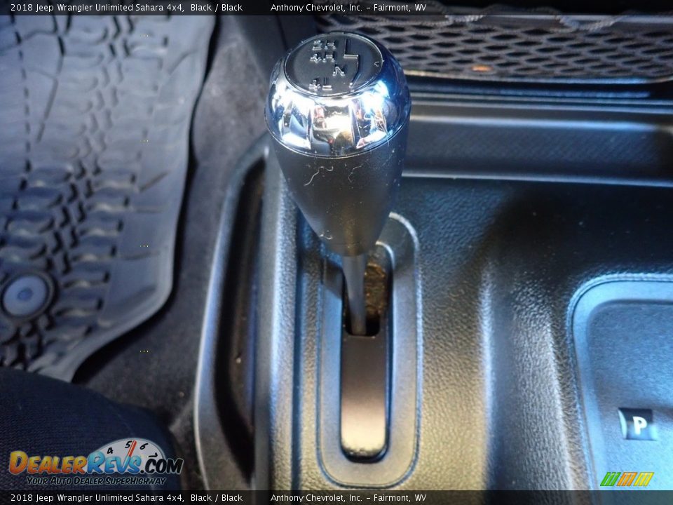 2018 Jeep Wrangler Unlimited Sahara 4x4 Black / Black Photo #17