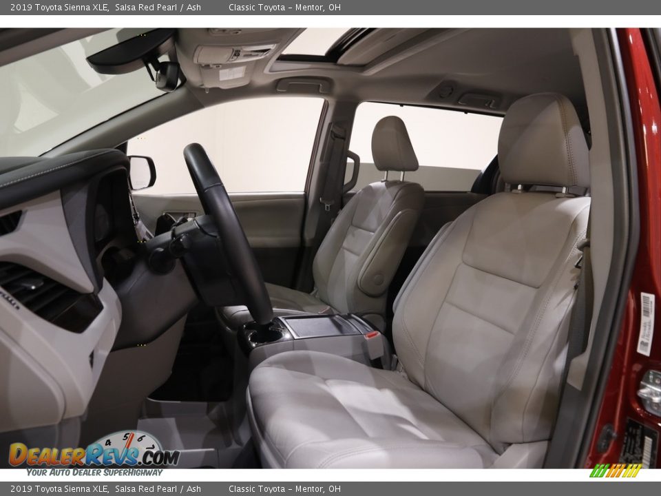 2019 Toyota Sienna XLE Salsa Red Pearl / Ash Photo #5