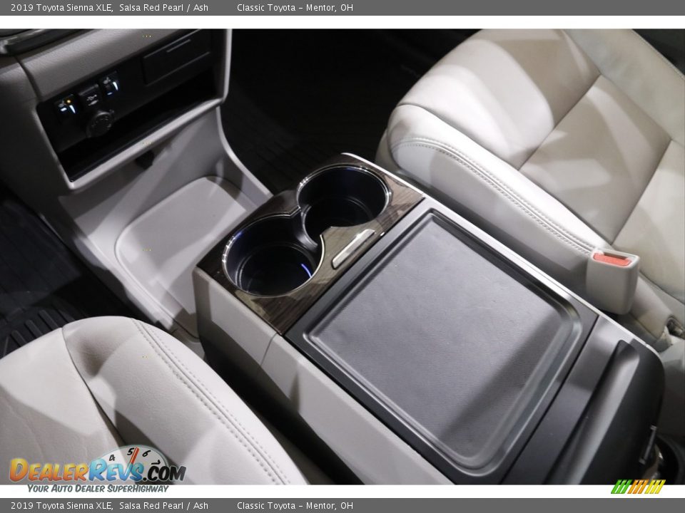 2019 Toyota Sienna XLE Salsa Red Pearl / Ash Photo #14