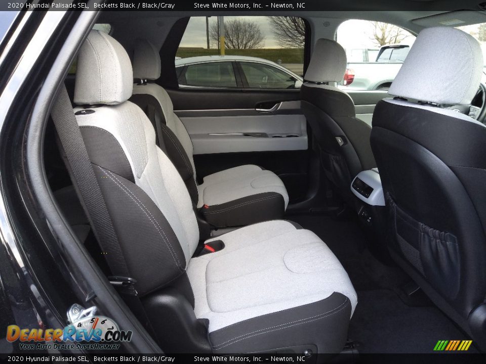 Rear Seat of 2020 Hyundai Palisade SEL Photo #16