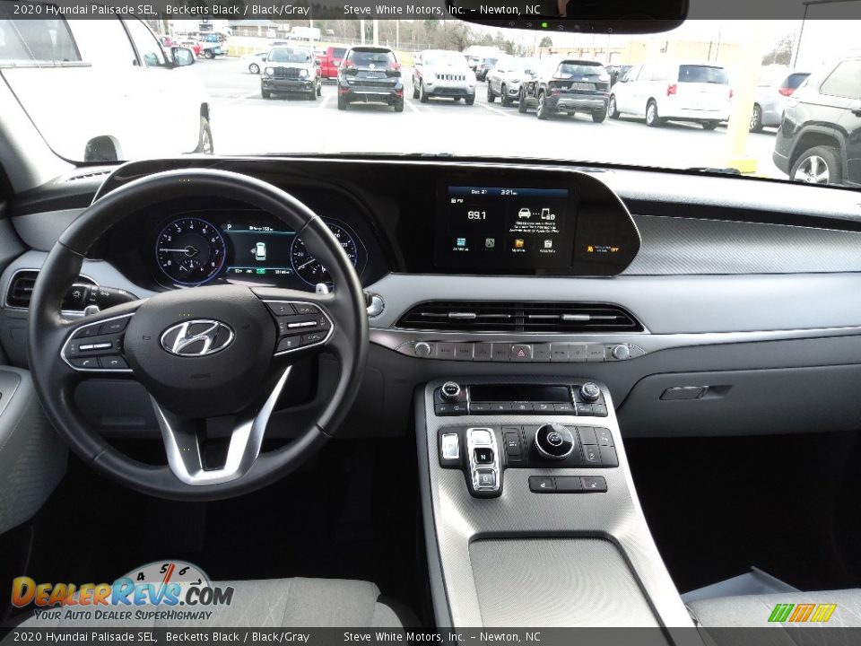 Dashboard of 2020 Hyundai Palisade SEL Photo #18