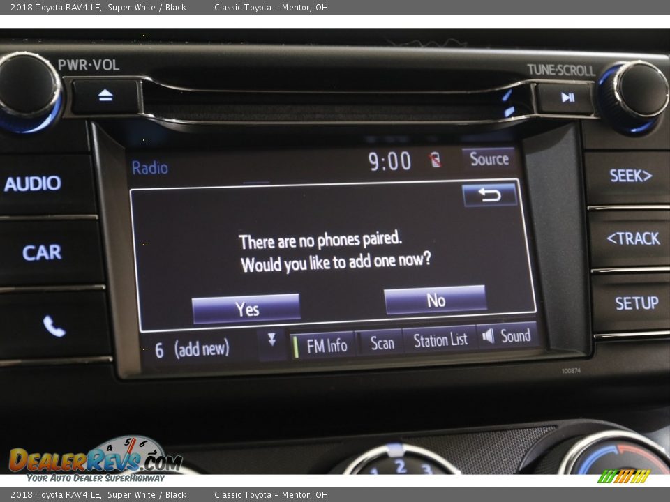 2018 Toyota RAV4 LE Super White / Black Photo #10