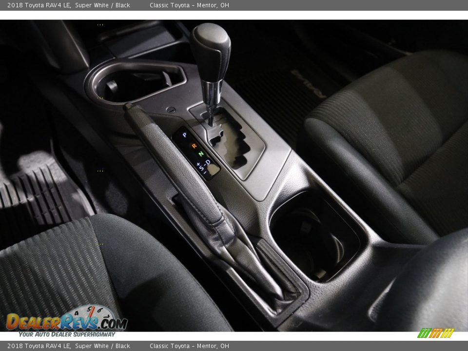 2018 Toyota RAV4 LE Super White / Black Photo #12