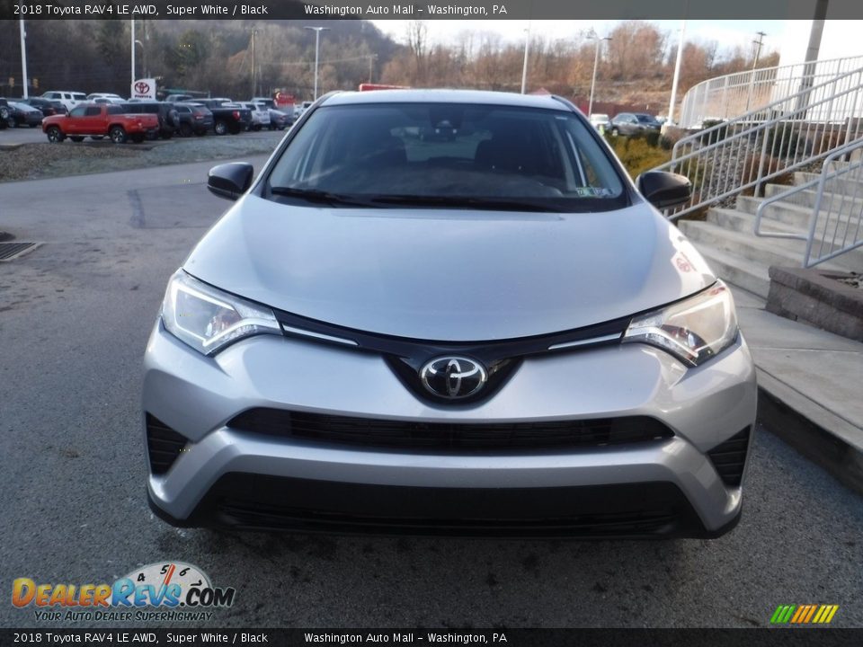 2018 Toyota RAV4 LE AWD Super White / Black Photo #11