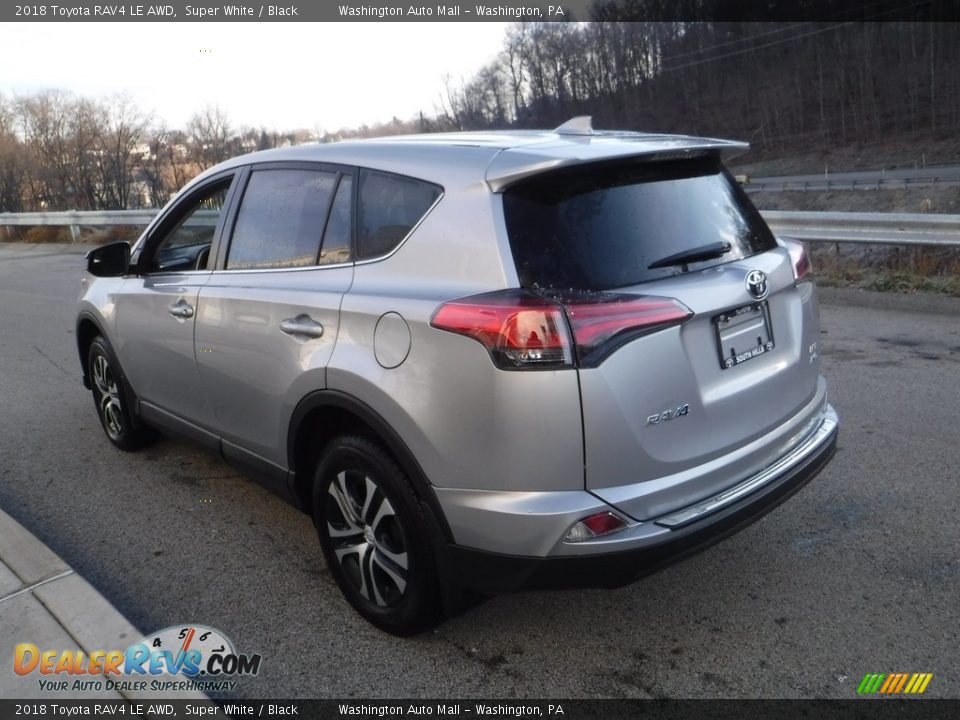 2018 Toyota RAV4 LE AWD Super White / Black Photo #14