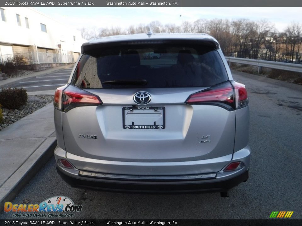 2018 Toyota RAV4 LE AWD Super White / Black Photo #15