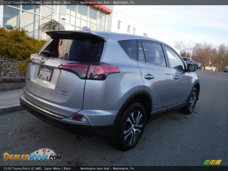 2018 Toyota RAV4 LE AWD Super White / Black Photo #16