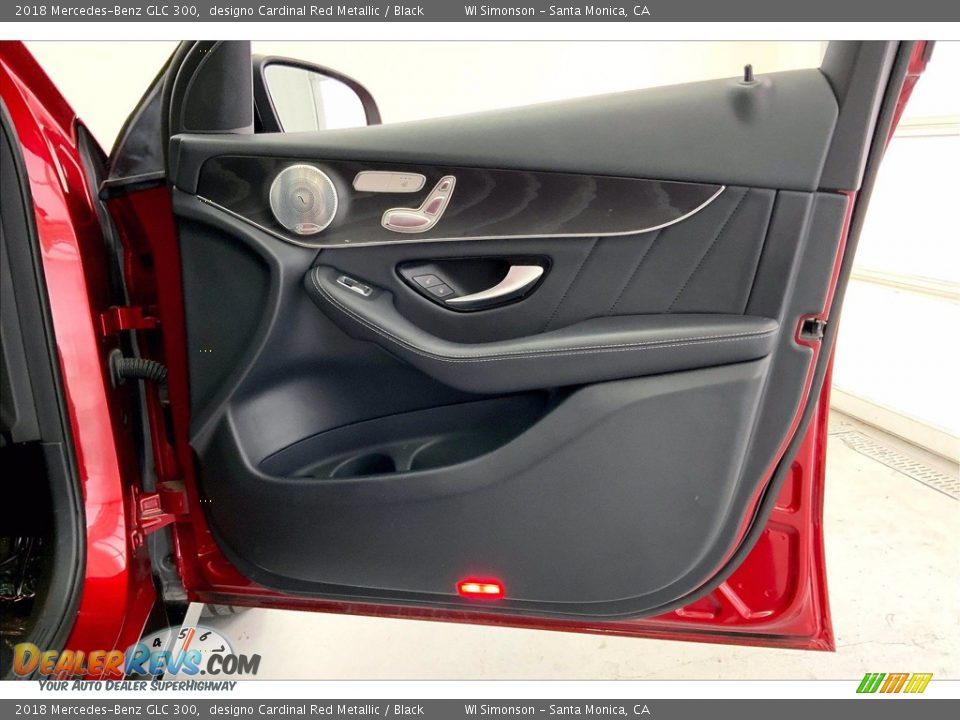 Door Panel of 2018 Mercedes-Benz GLC 300 Photo #27