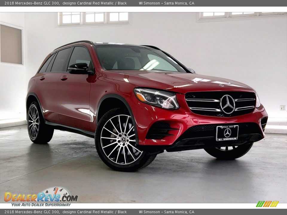 Front 3/4 View of 2018 Mercedes-Benz GLC 300 Photo #34