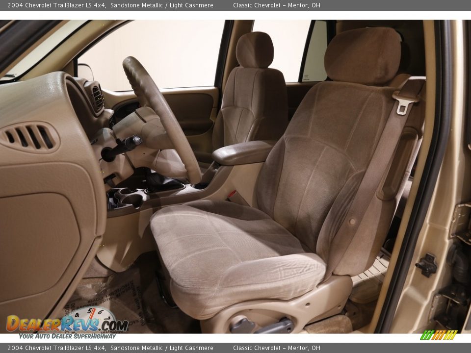 2004 Chevrolet TrailBlazer LS 4x4 Sandstone Metallic / Light Cashmere Photo #5