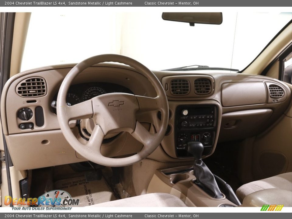 2004 Chevrolet TrailBlazer LS 4x4 Sandstone Metallic / Light Cashmere Photo #6