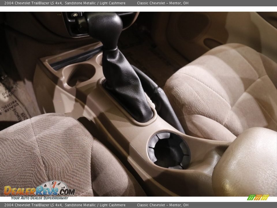 2004 Chevrolet TrailBlazer LS 4x4 Sandstone Metallic / Light Cashmere Photo #10