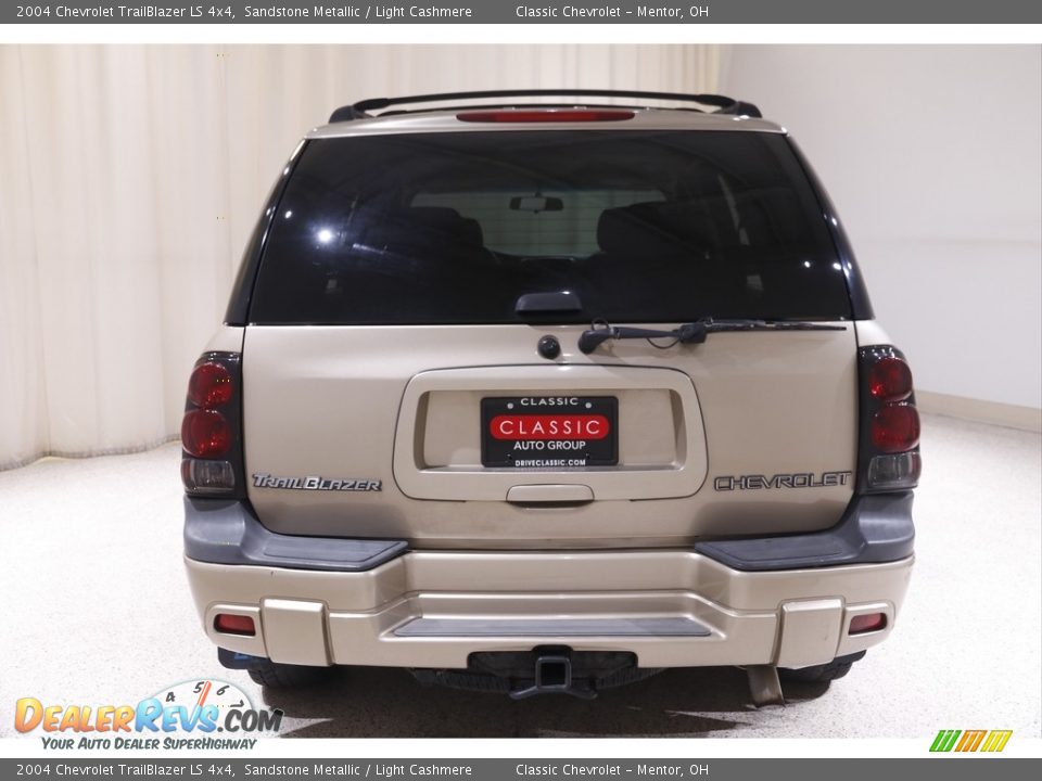 2004 Chevrolet TrailBlazer LS 4x4 Sandstone Metallic / Light Cashmere Photo #14