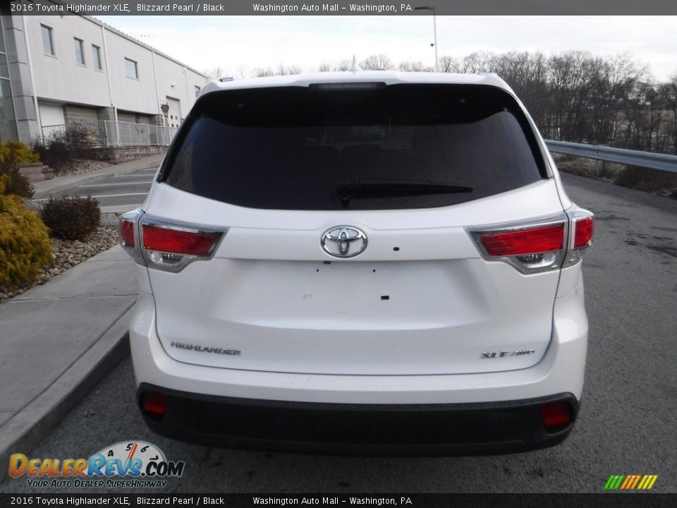 2016 Toyota Highlander XLE Blizzard Pearl / Black Photo #13