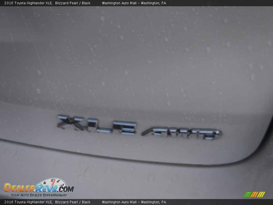 2016 Toyota Highlander XLE Blizzard Pearl / Black Photo #15