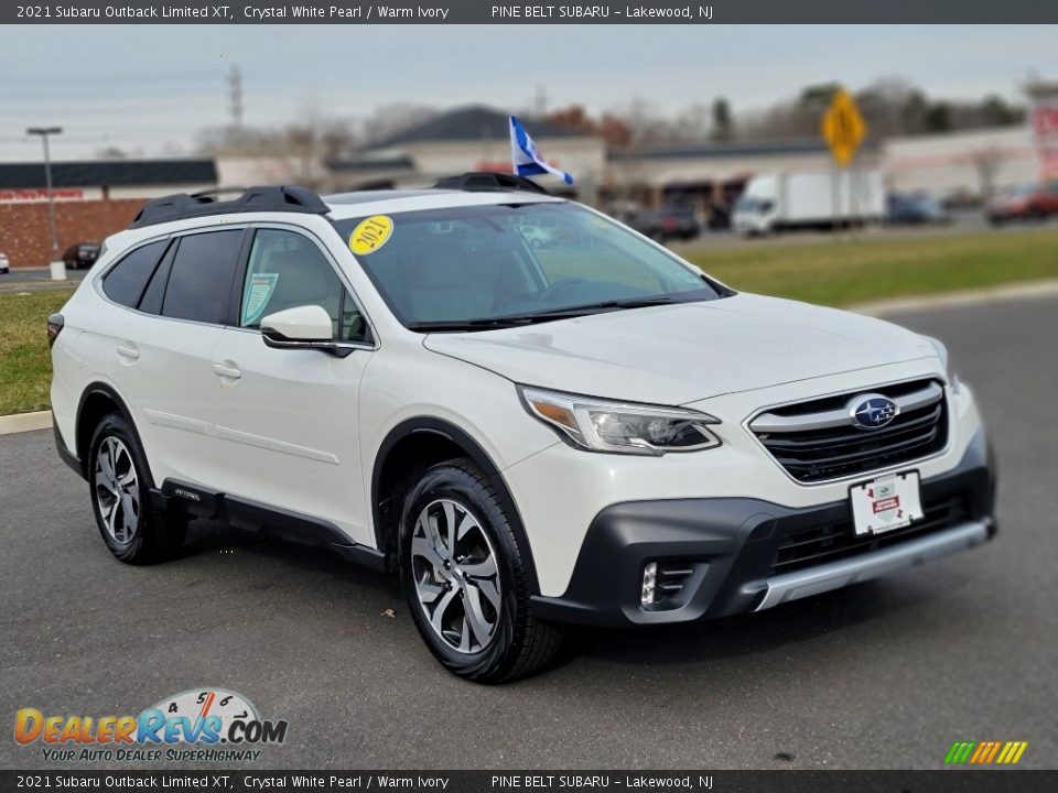 Front 3/4 View of 2021 Subaru Outback Limited XT Photo #15