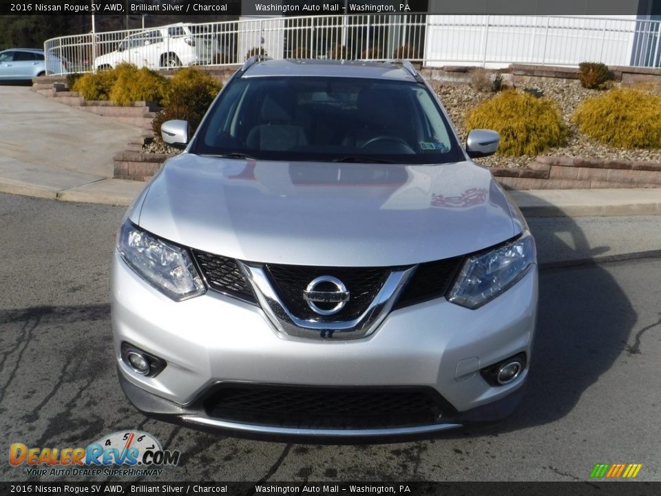 2016 Nissan Rogue SV AWD Brilliant Silver / Charcoal Photo #9