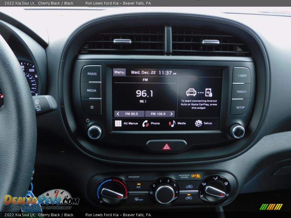 Controls of 2022 Kia Soul LX Photo #15