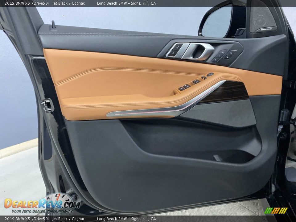 Door Panel of 2019 BMW X5 xDrive50i Photo #12