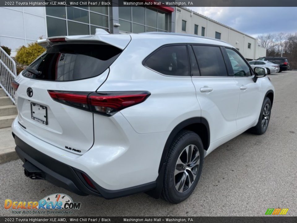 2022 Toyota Highlander XLE AWD Wind Chill Pearl / Black Photo #9