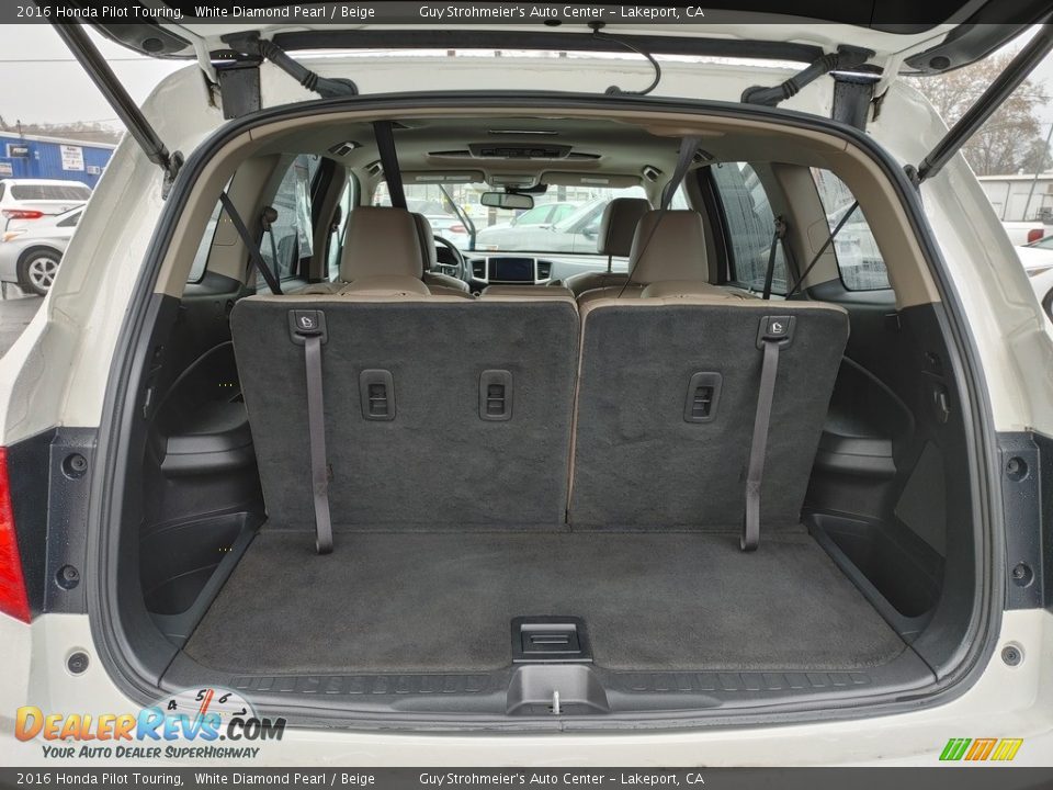 2016 Honda Pilot Touring White Diamond Pearl / Beige Photo #12