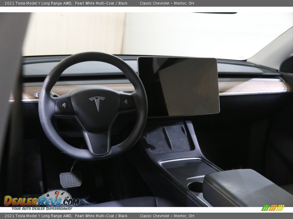 Dashboard of 2021 Tesla Model Y Long Range AWD Photo #6