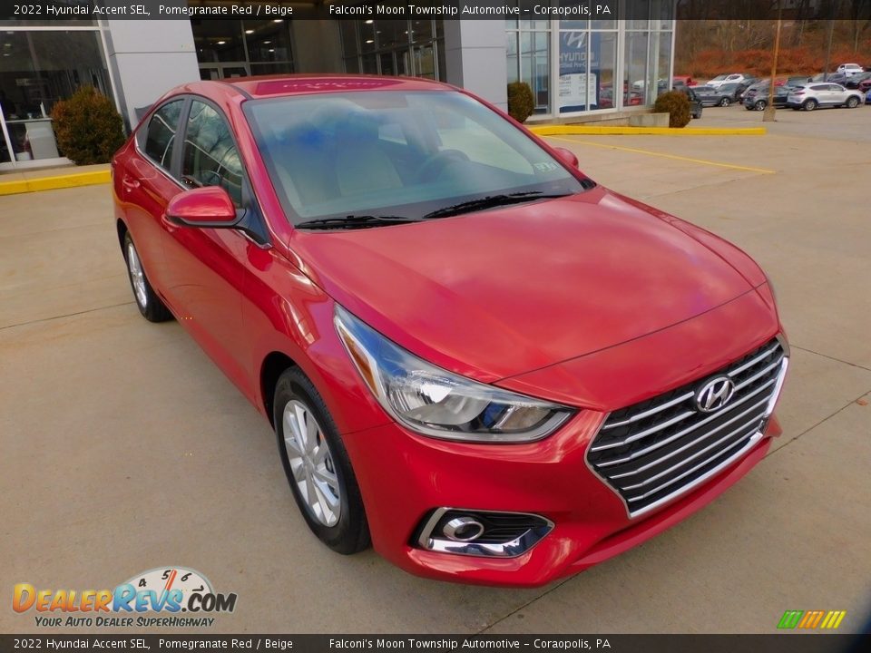 Front 3/4 View of 2022 Hyundai Accent SEL Photo #9