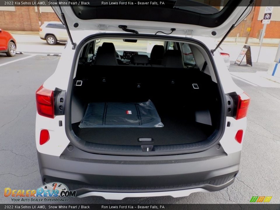 2022 Kia Seltos LX AWD Snow White Pearl / Black Photo #4