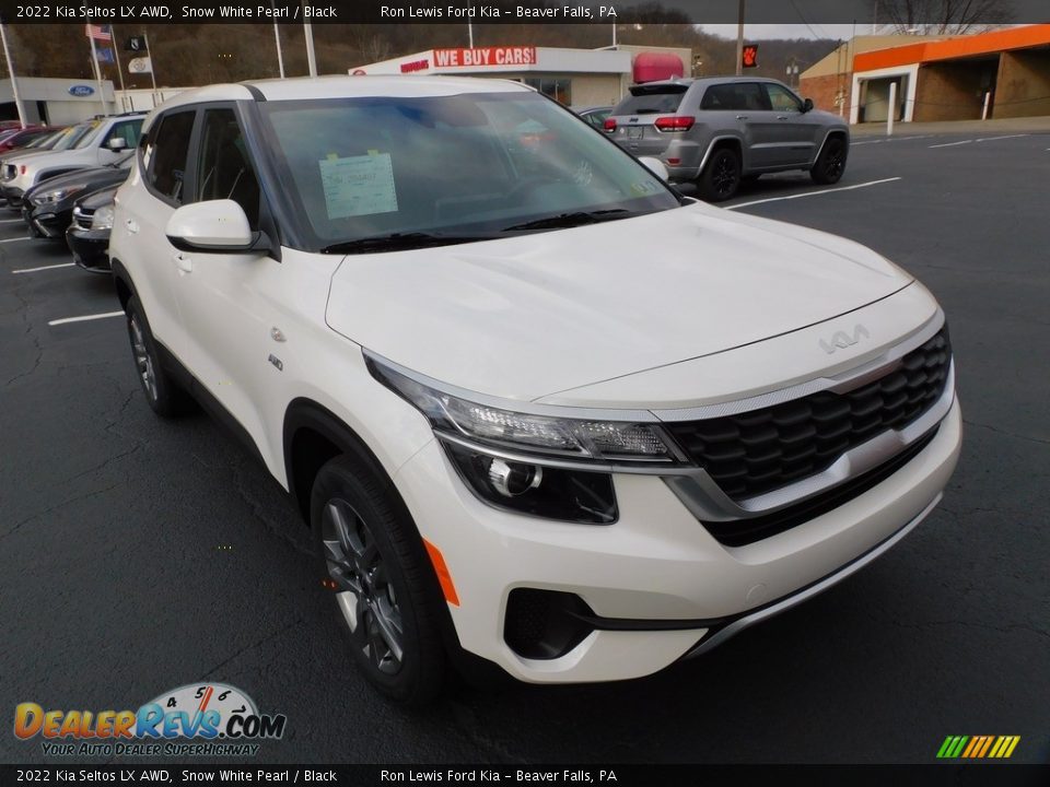 2022 Kia Seltos LX AWD Snow White Pearl / Black Photo #9