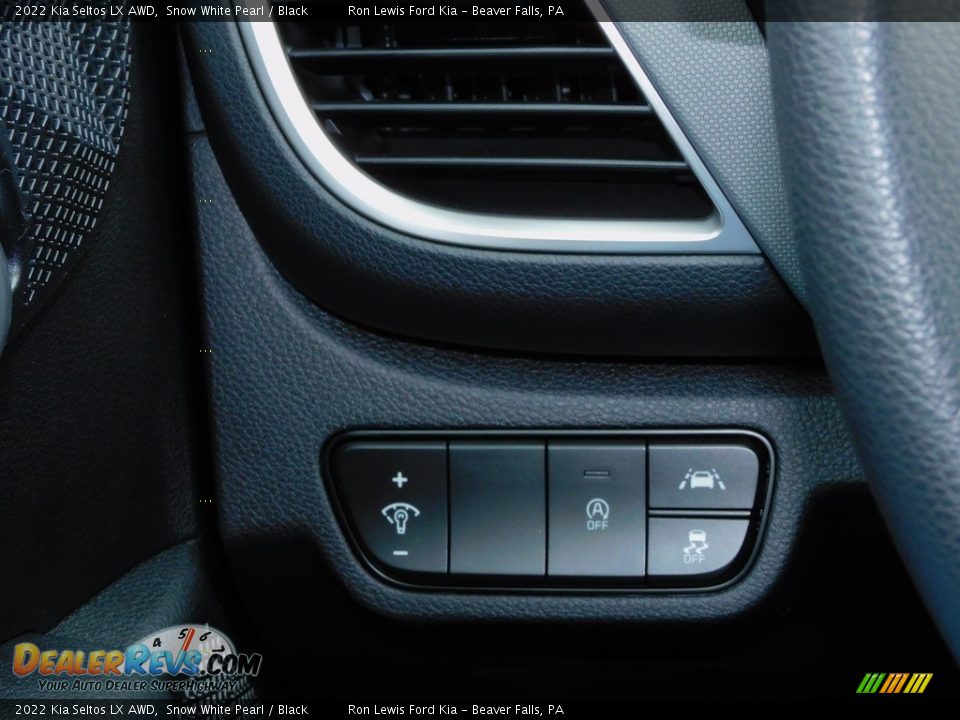 2022 Kia Seltos LX AWD Snow White Pearl / Black Photo #18