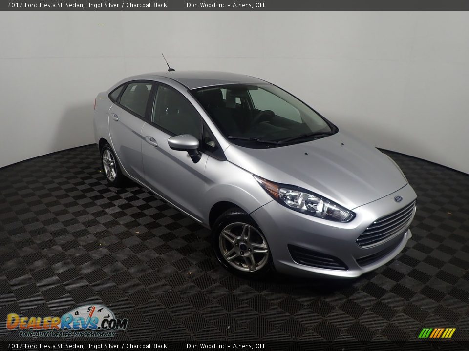 2017 Ford Fiesta SE Sedan Ingot Silver / Charcoal Black Photo #2