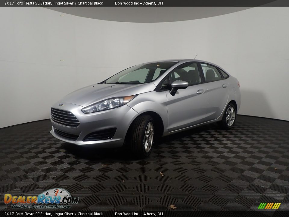 2017 Ford Fiesta SE Sedan Ingot Silver / Charcoal Black Photo #7
